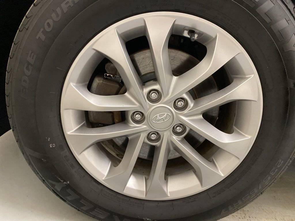 Used 2019 Hyundai Santa Fe SE image 27