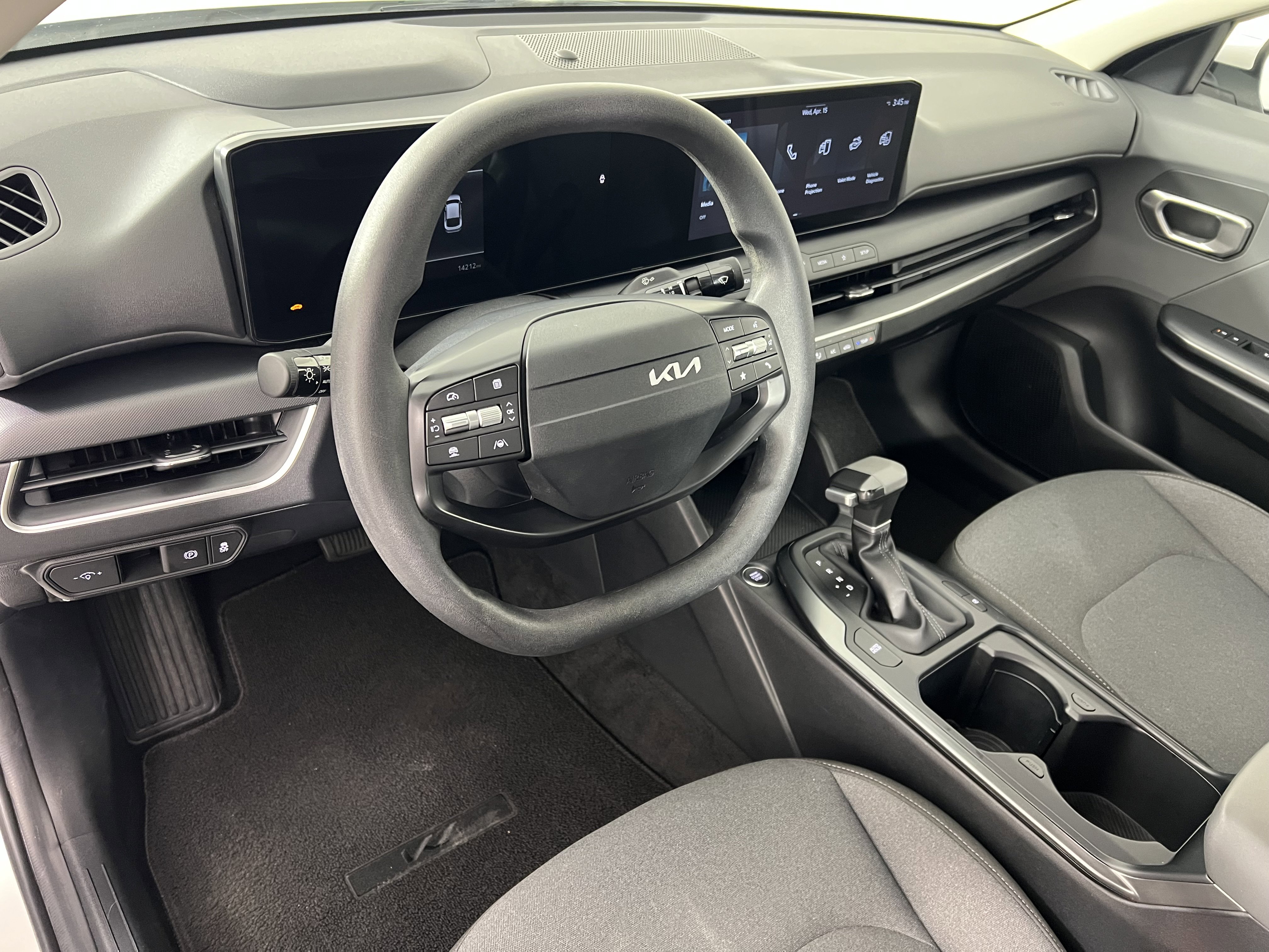 Used 2025 Kia K4 FWD image 17