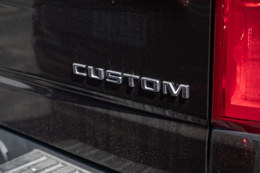 Used 2020 Chevrolet Silverado 1500 Custom Trail Boss w/ Custom Convenience Package AWD/4WD image 11