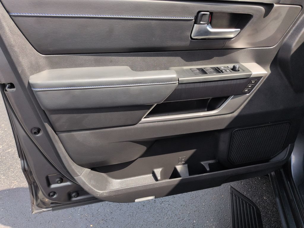 Certified 2025 Toyota Sequoia Platinum AWD/4WD image 10
