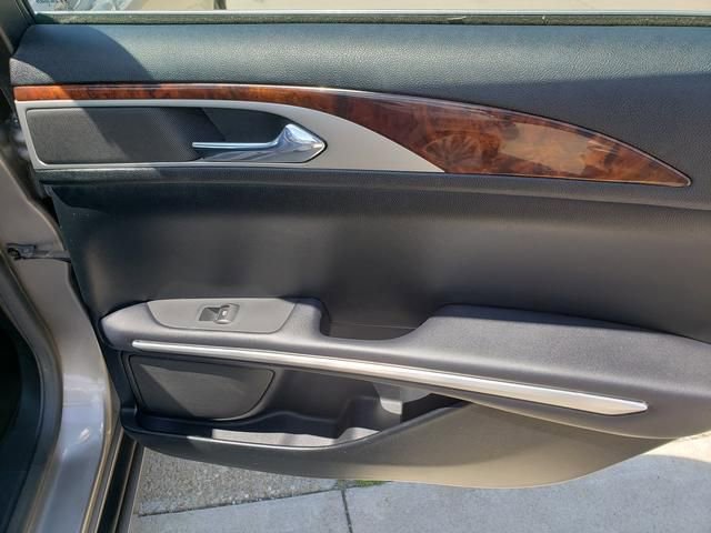 Used 2016 Lincoln MKZ FWD image 17