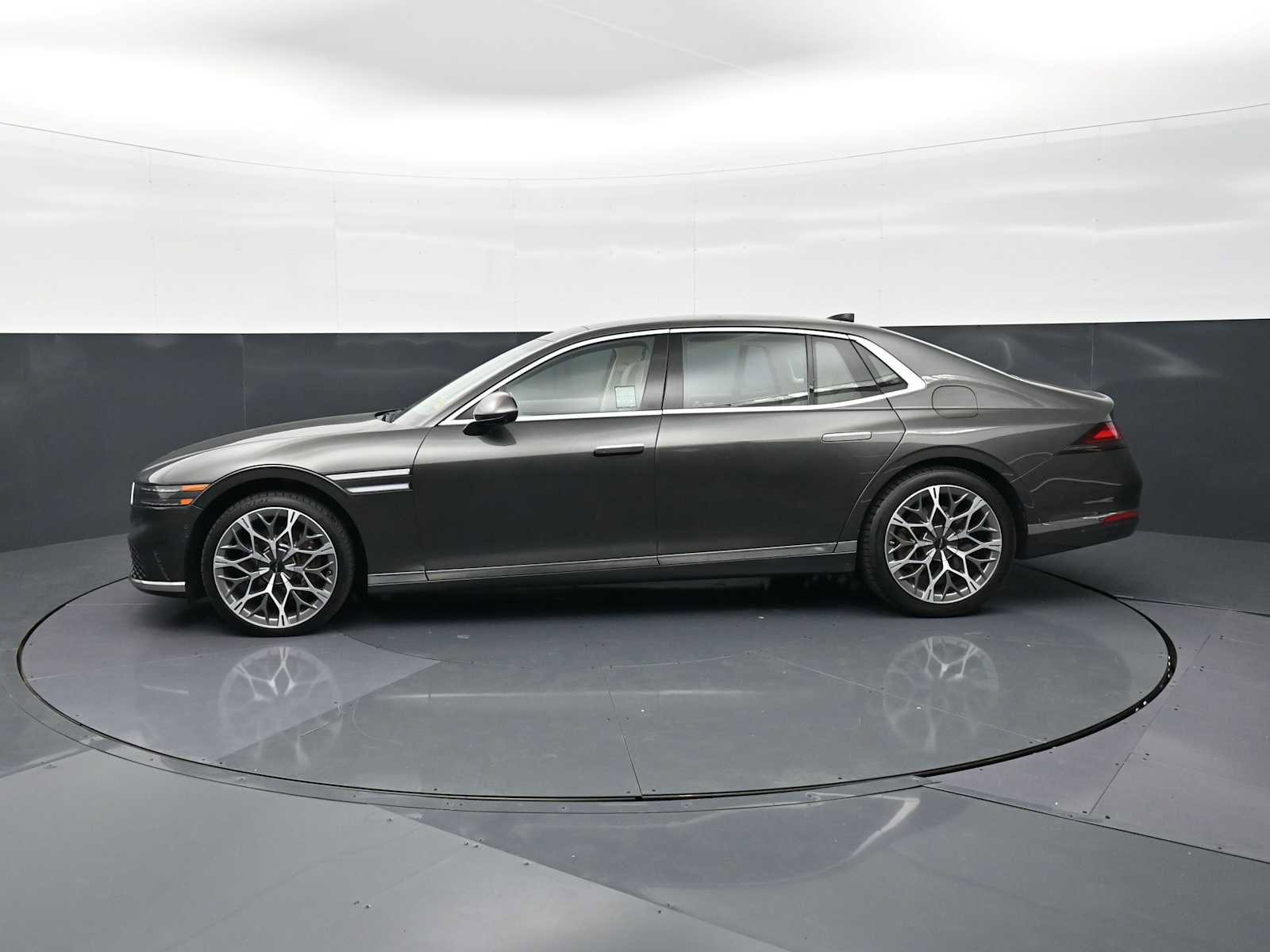 Used 2023 Genesis G90 3.5T AWD/4WD image 8