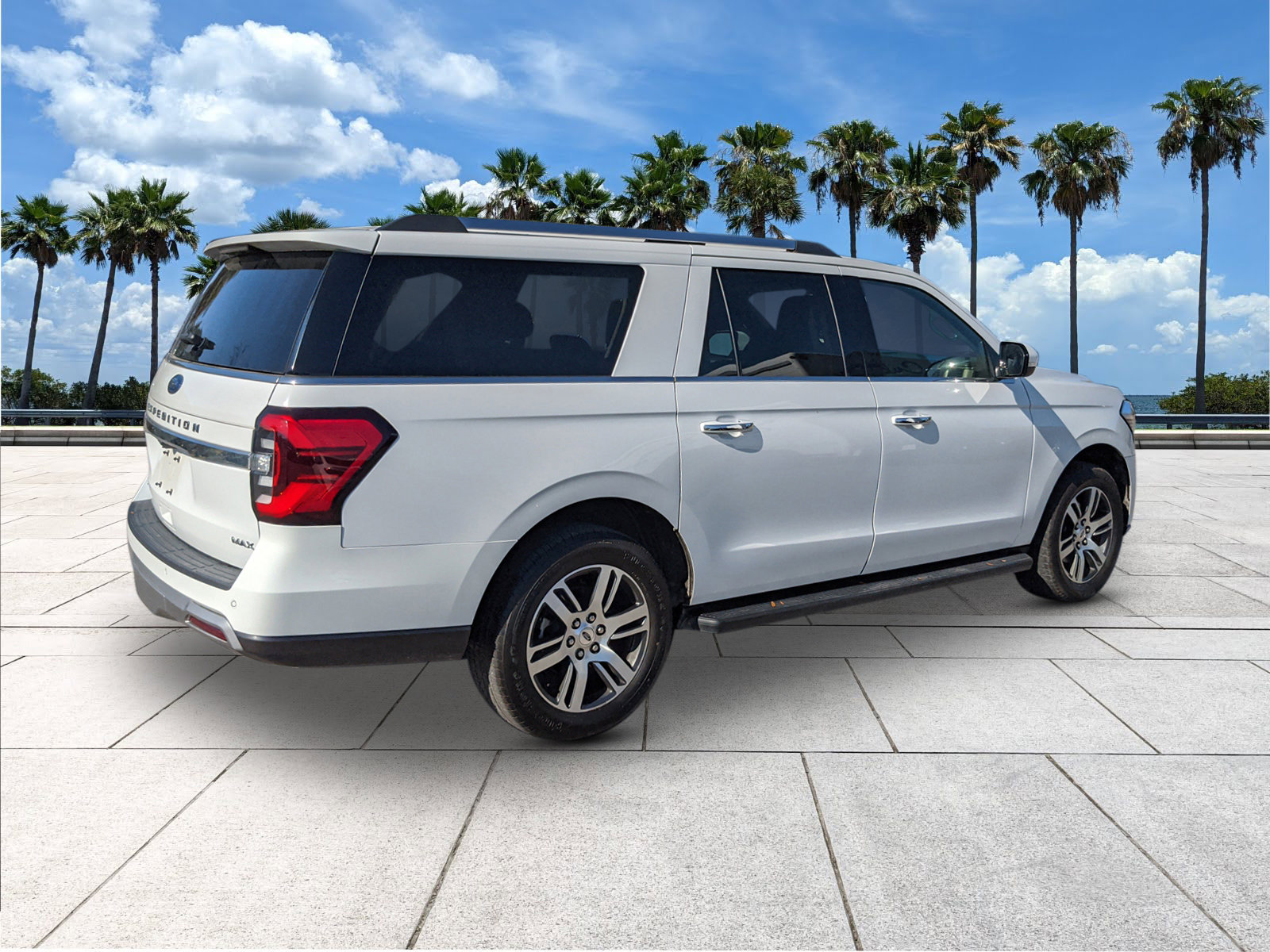 Used 2024 Ford Expedition Max Limited image 8