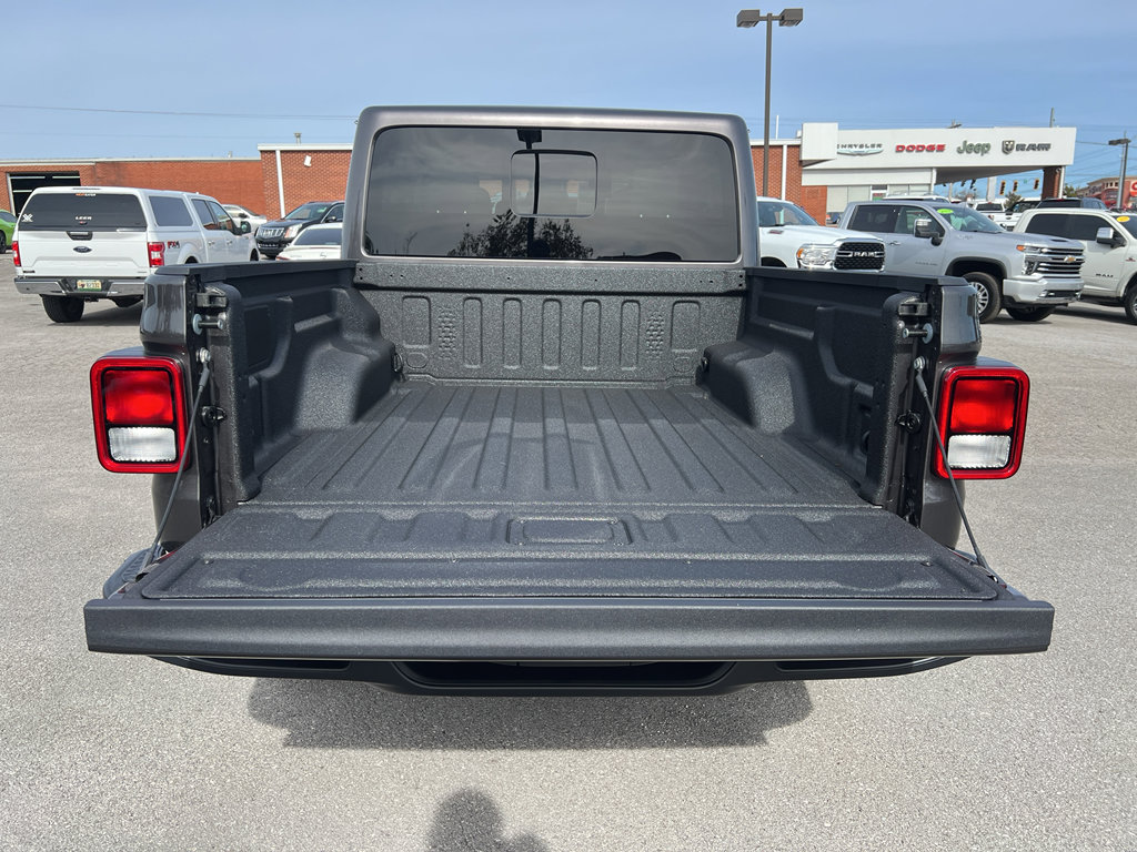 New 2025 Jeep Gladiator Sport image 17