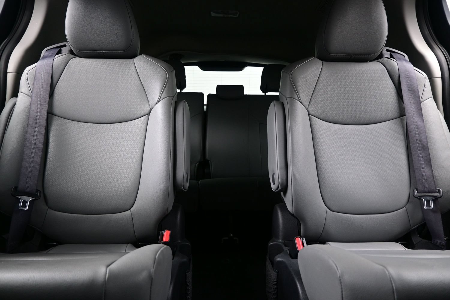 Used 2024 Toyota Sienna XLE AWD/4WD image 16