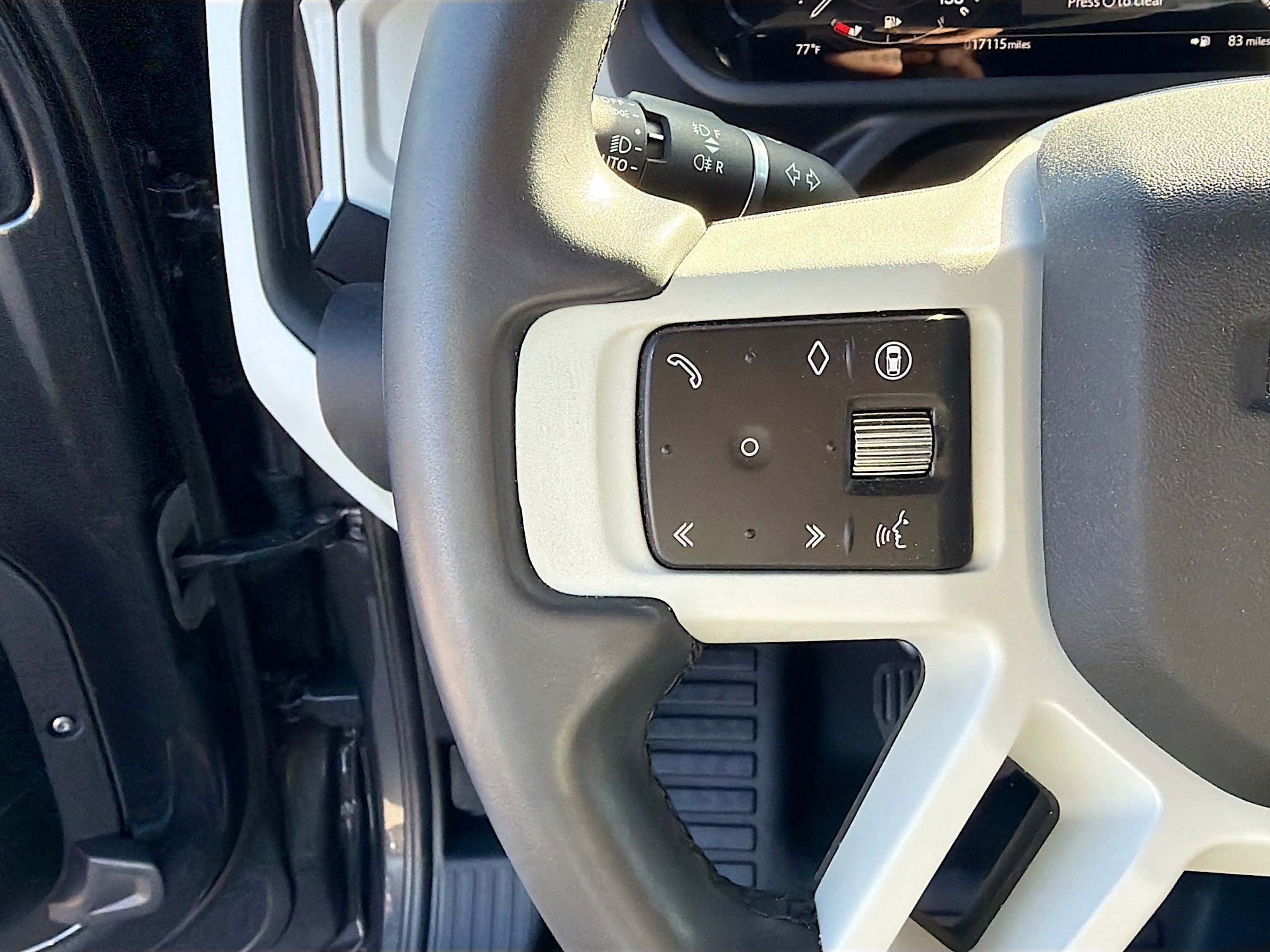 Used 2024 Land Rover Defender 110 S image 37