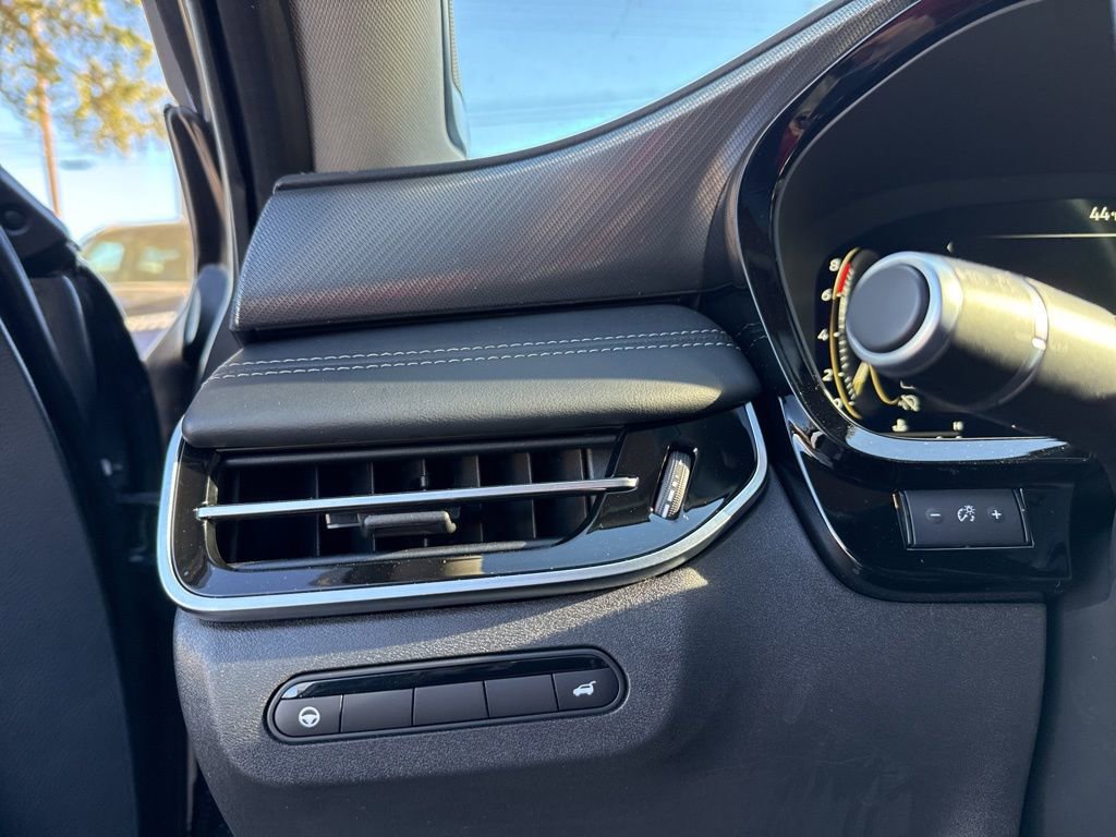 New 2026 INFINITI QX60 Luxe w/ Cargo Package AWD/4WD image 23