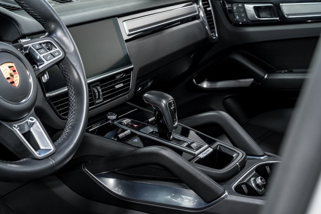 Used 2022 Porsche Cayenne Turbo AWD/4WD image 22