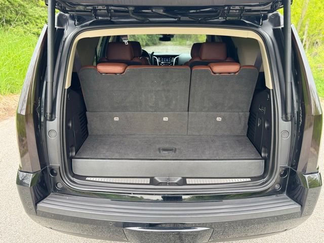 Used 2017 Cadillac Escalade Premium Luxury w/ LPO, Radiant Package AWD/4WD image 14
