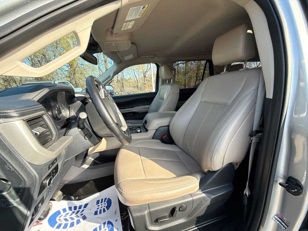 Used 2024 Ford Expedition Max XLT image 13