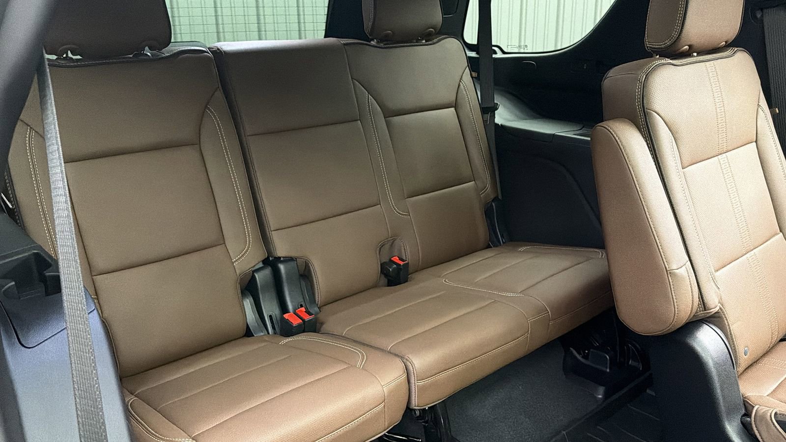 Used 2025 Chevrolet Tahoe High Country AWD/4WD image 39