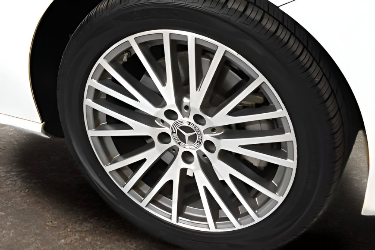 Used 2025 Mercedes-Benz CLA 250 image 6