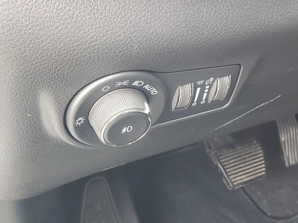 Used 2023 Jeep Compass Limited AWD/4WD image 10