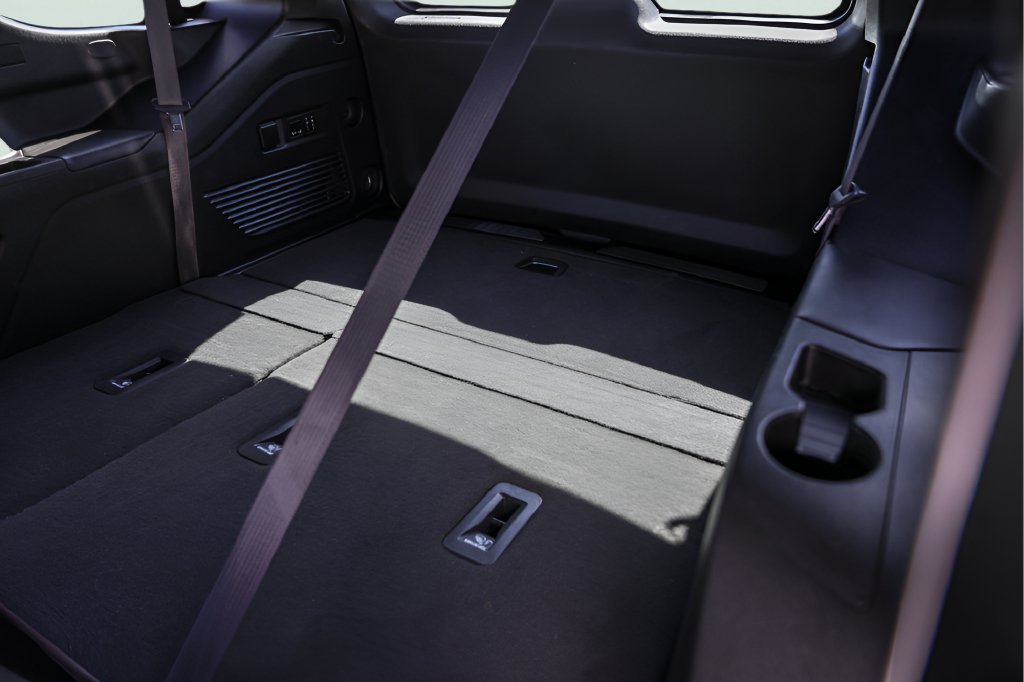 Used 2023 GMC Yukon Denali Ultimate AWD/4WD image 29