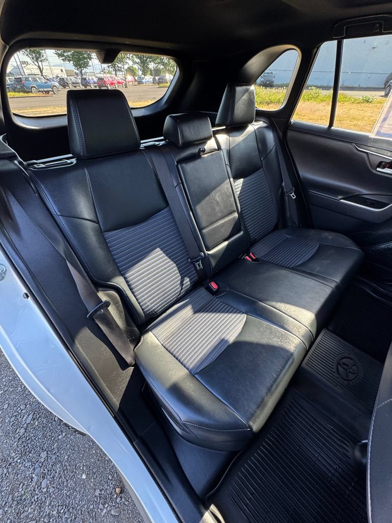 Used 2021 Toyota RAV4 XSE AWD/4WD image 28