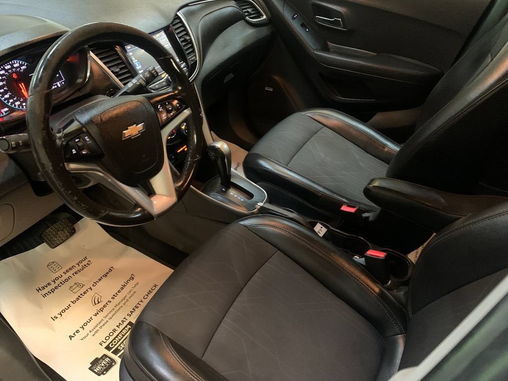 Used 2021 Chevrolet Equinox LT FWD image 11
