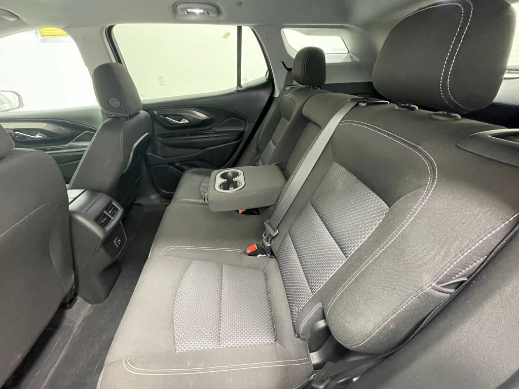 Used 2024 GMC Terrain SLE AWD/4WD image 9