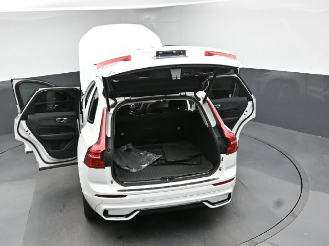 Used 2024 Volvo XC60 B5 Plus w/ Protection Package Premier AWD/4WD image 45