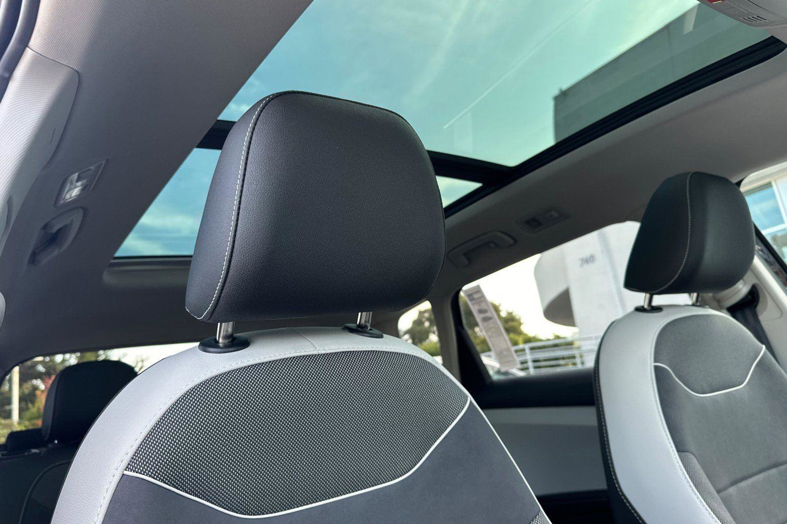 New 2026 Volkswagen Taos SE image 16