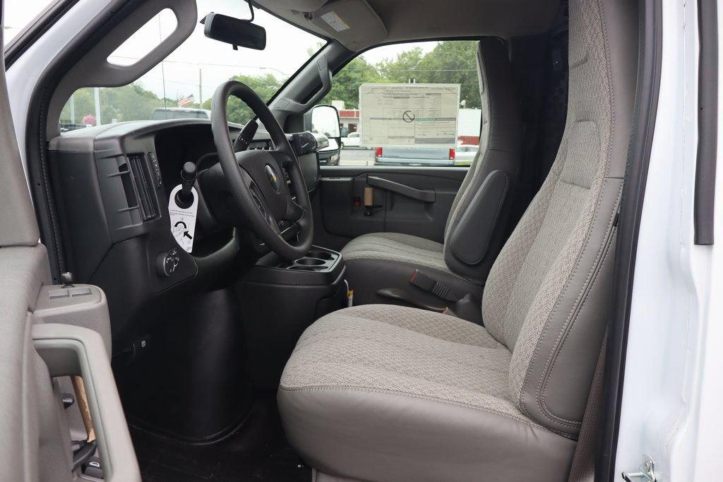 New 2025 Chevrolet Express 2500 w/ Driver Convenience Package RWD image 4