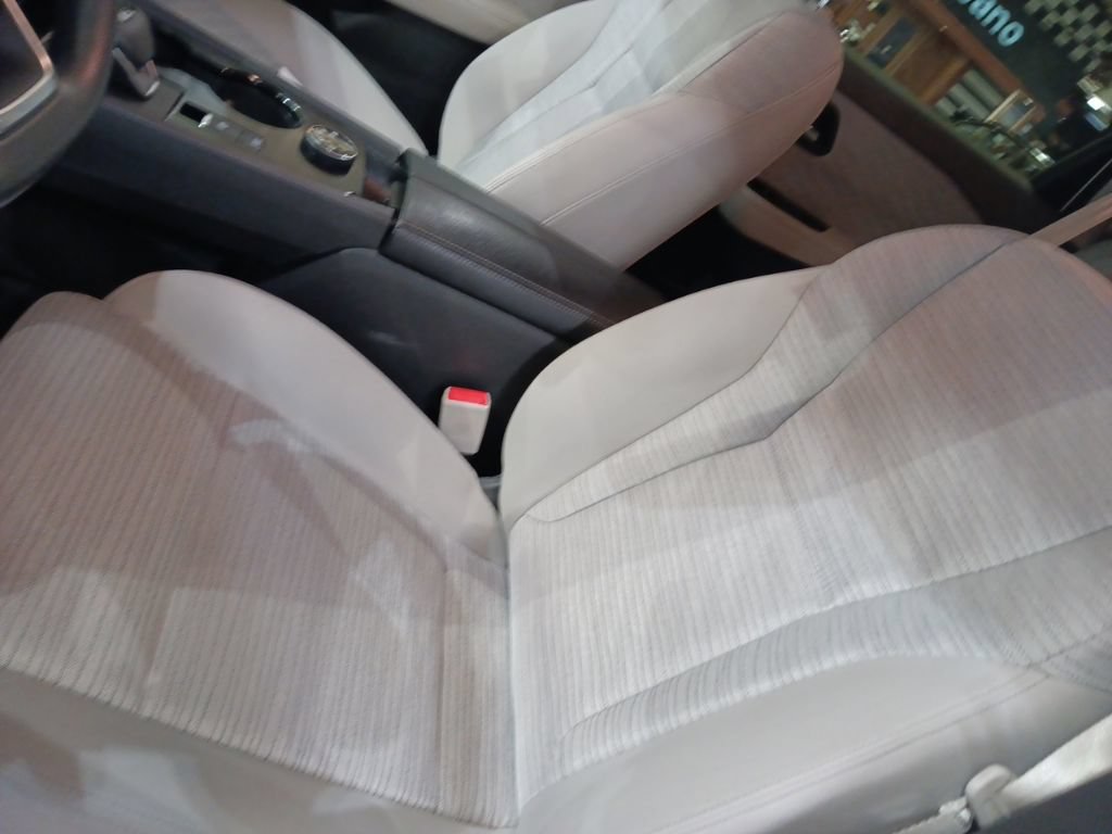 Used 2023 Nissan Rogue SV AWD/4WD image 5