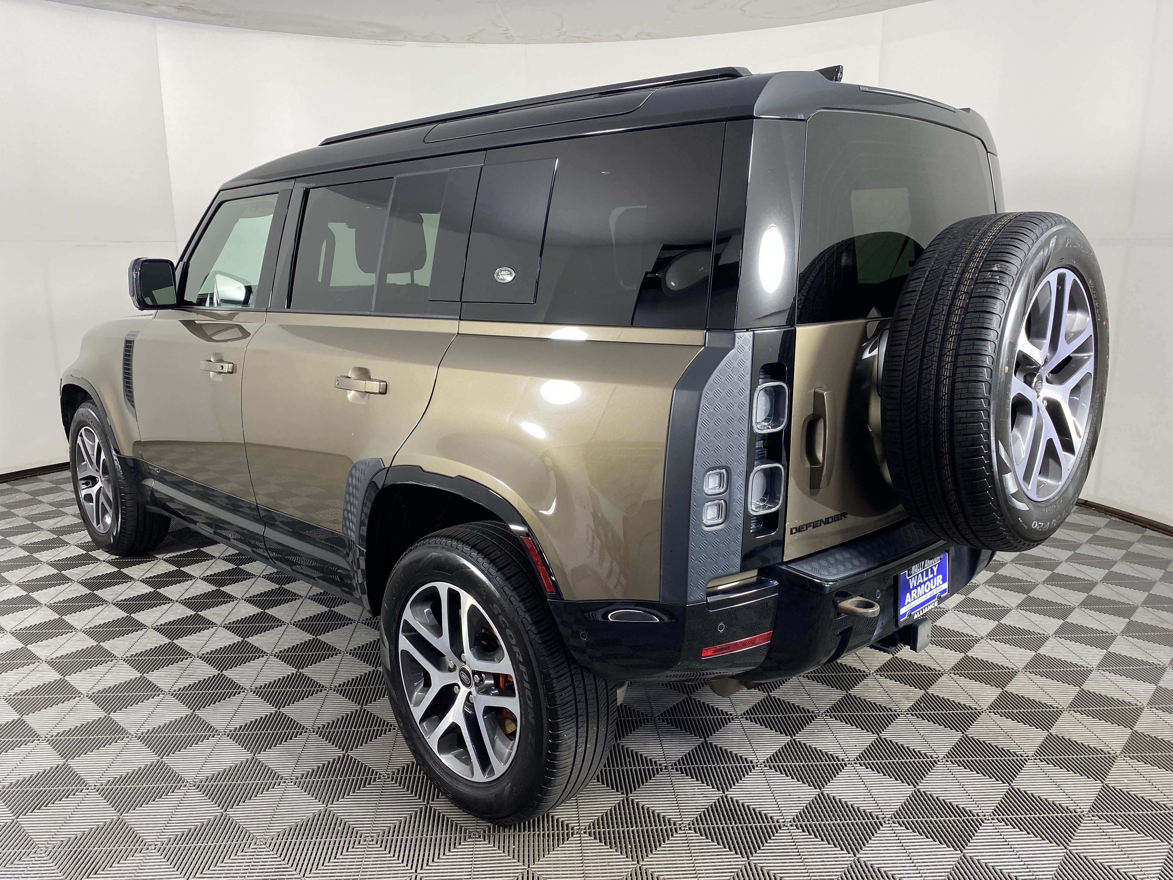 Used 2022 Land Rover Defender 110 X AWD/4WD image 11