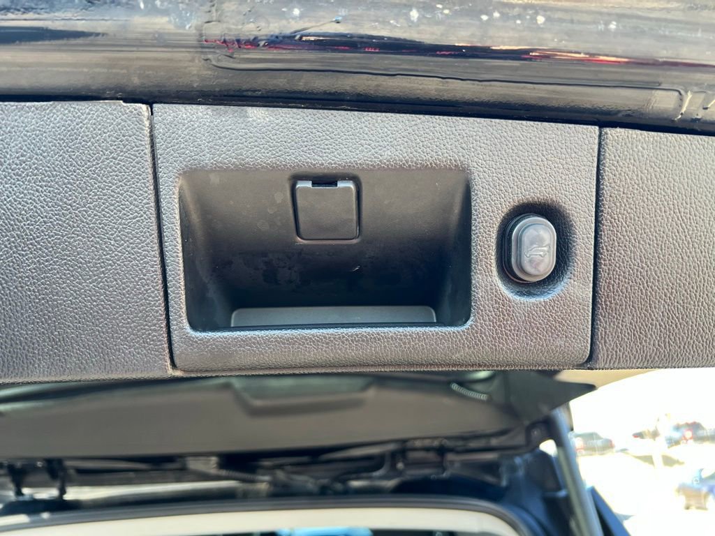 Used 2019 Chevrolet Suburban Premier image 27