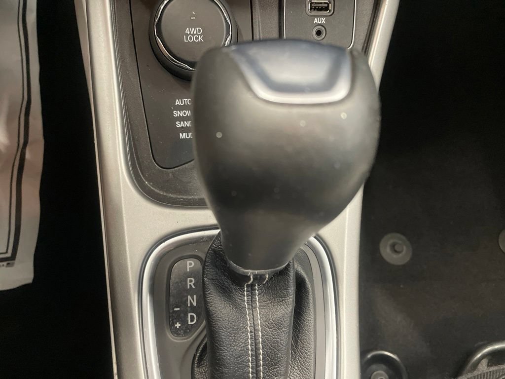 Used 2020 Jeep Compass Latitude w/ Cold Weather Group AWD/4WD image 27