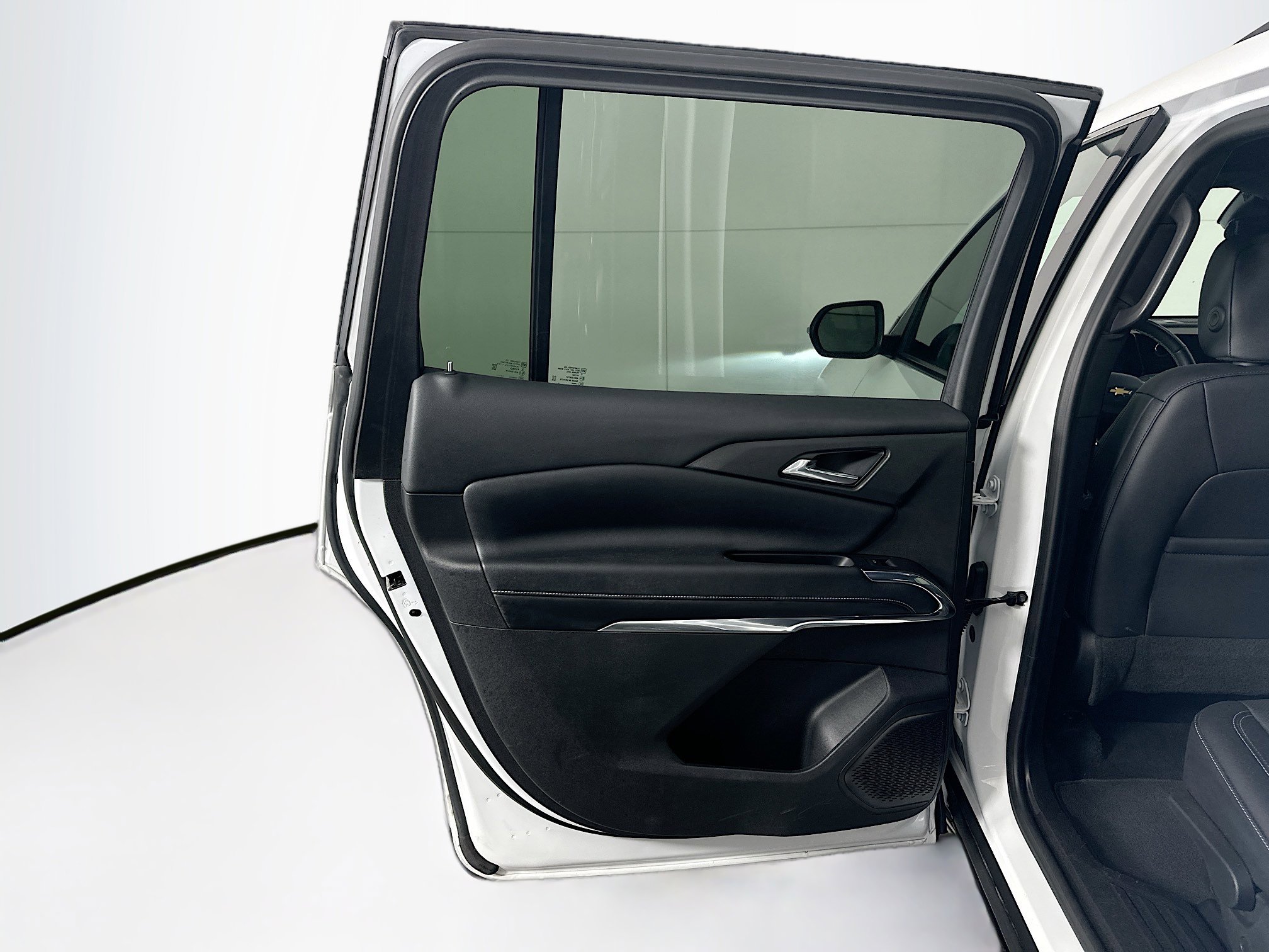 Used 2025 Chevrolet Traverse LT image 26