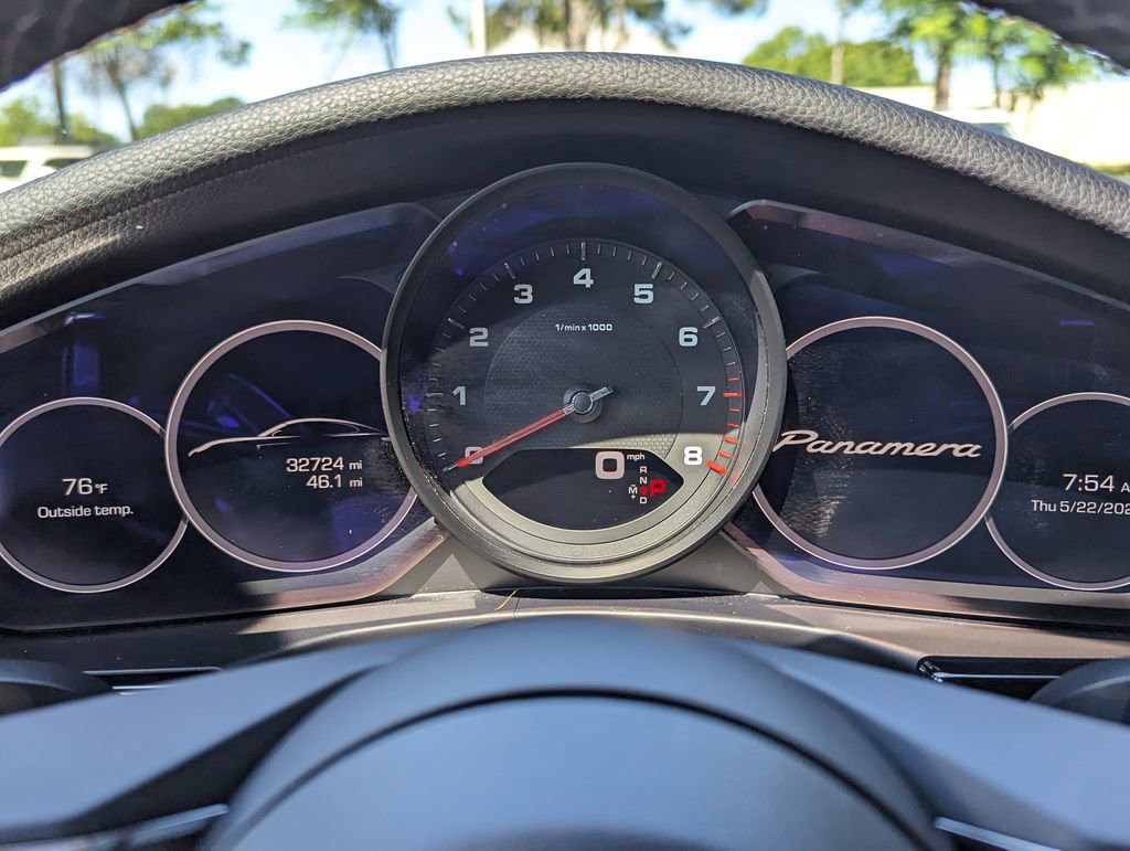 Used 2021 Porsche Panamera RWD image 22