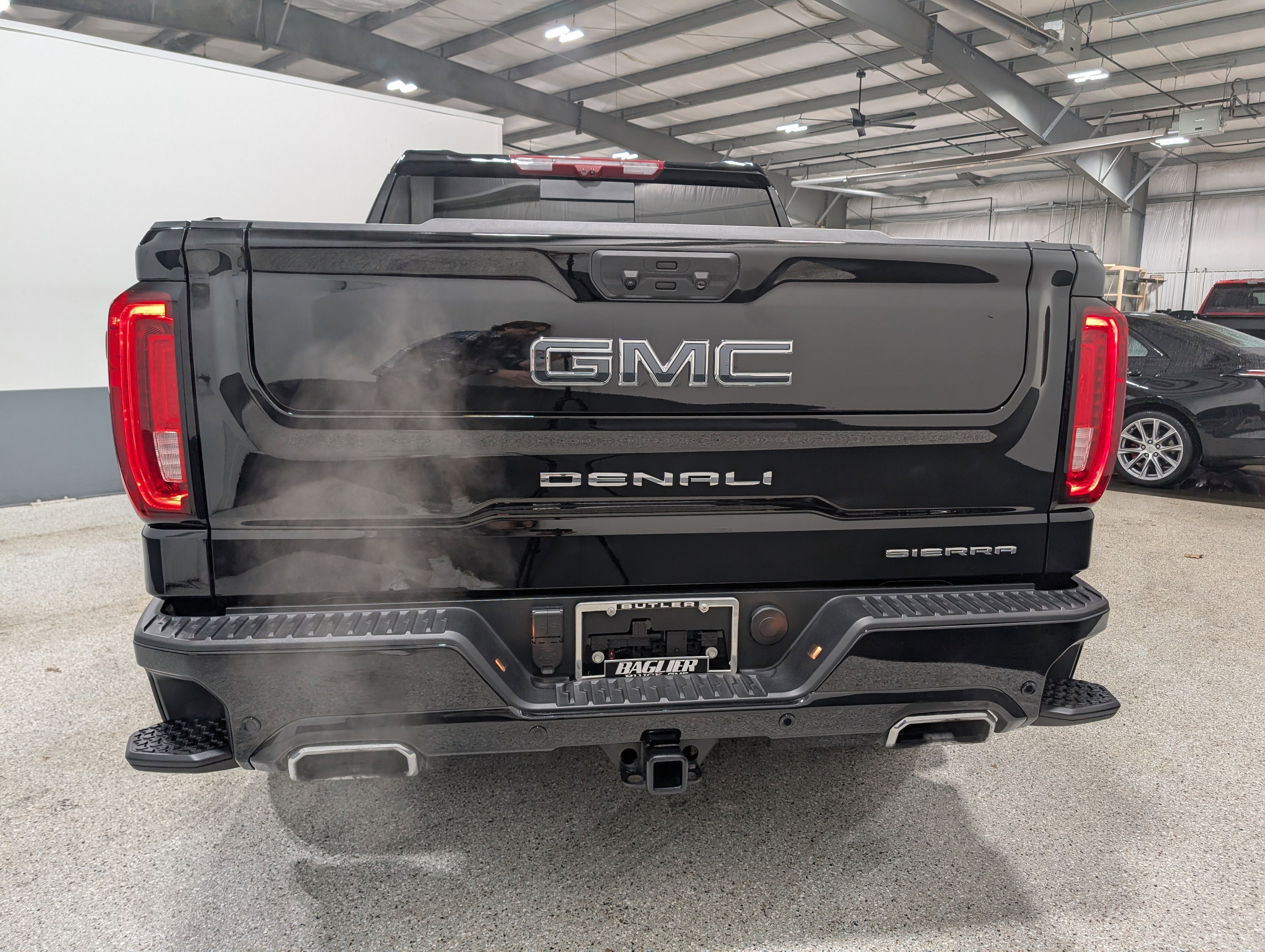 Used 2025 GMC Sierra 1500 Denali Ultimate image 4