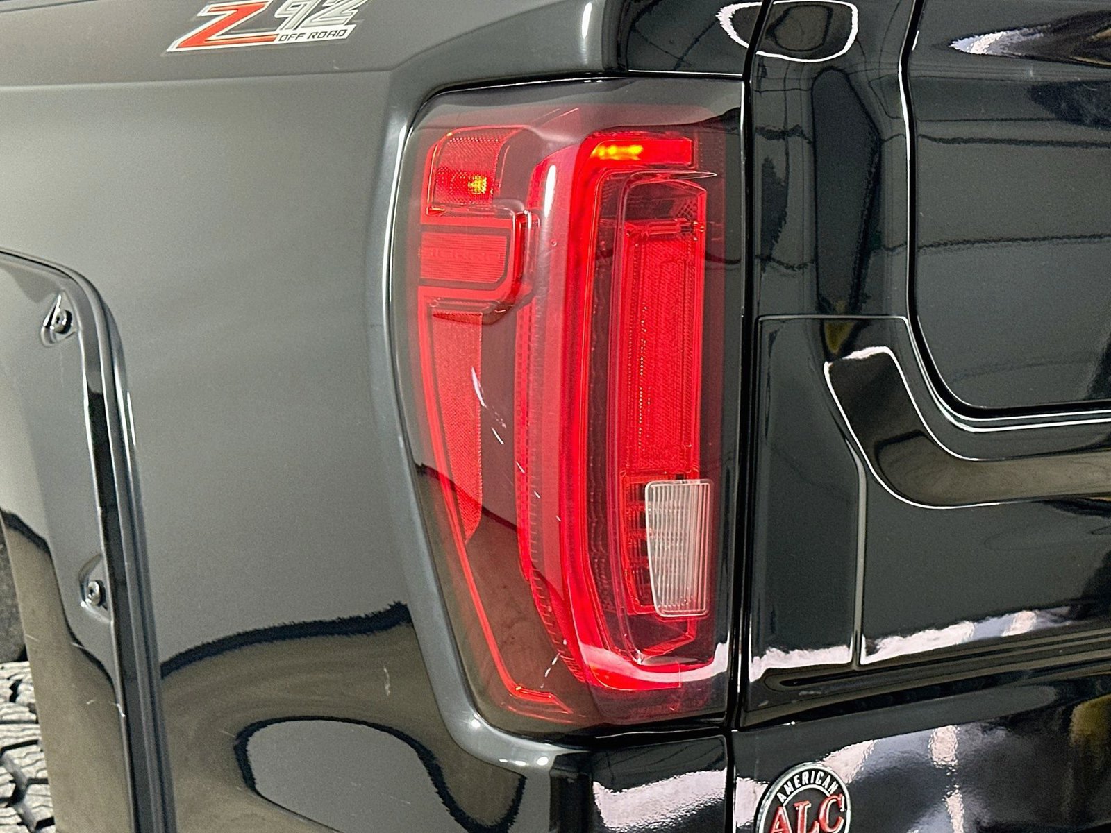 Used 2023 GMC Sierra 1500 AT4 w/ AT4 Premium Package AWD/4WD image 11