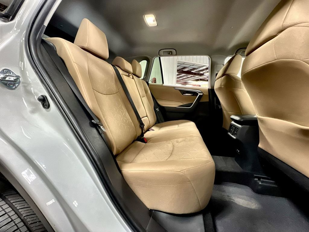 Used 2025 Toyota RAV4 XLE image 24