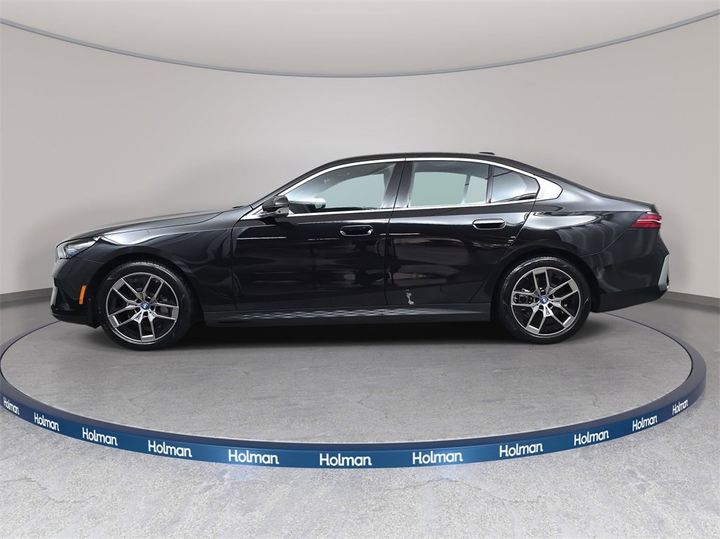 Used 2025 BMW i5 xDrive40 w/ Premium Package image 9