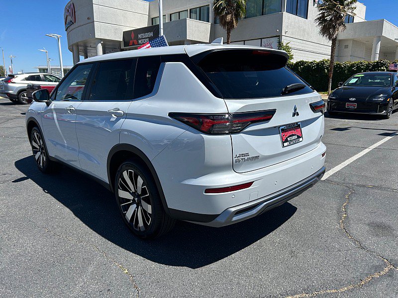 New 2026 Mitsubishi Outlander SE FWD image 5