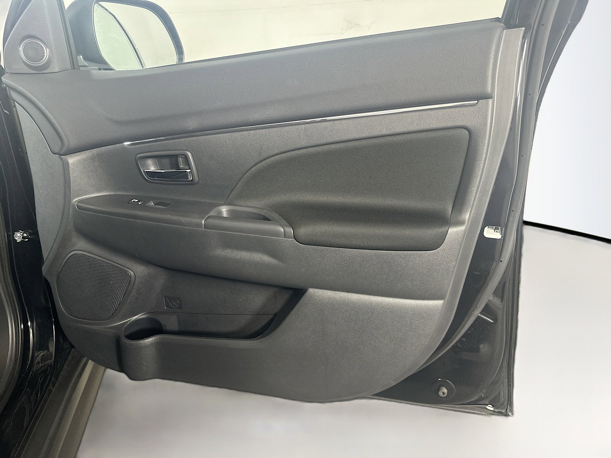 Used 2025 Mitsubishi Outlander Sport ES image 29