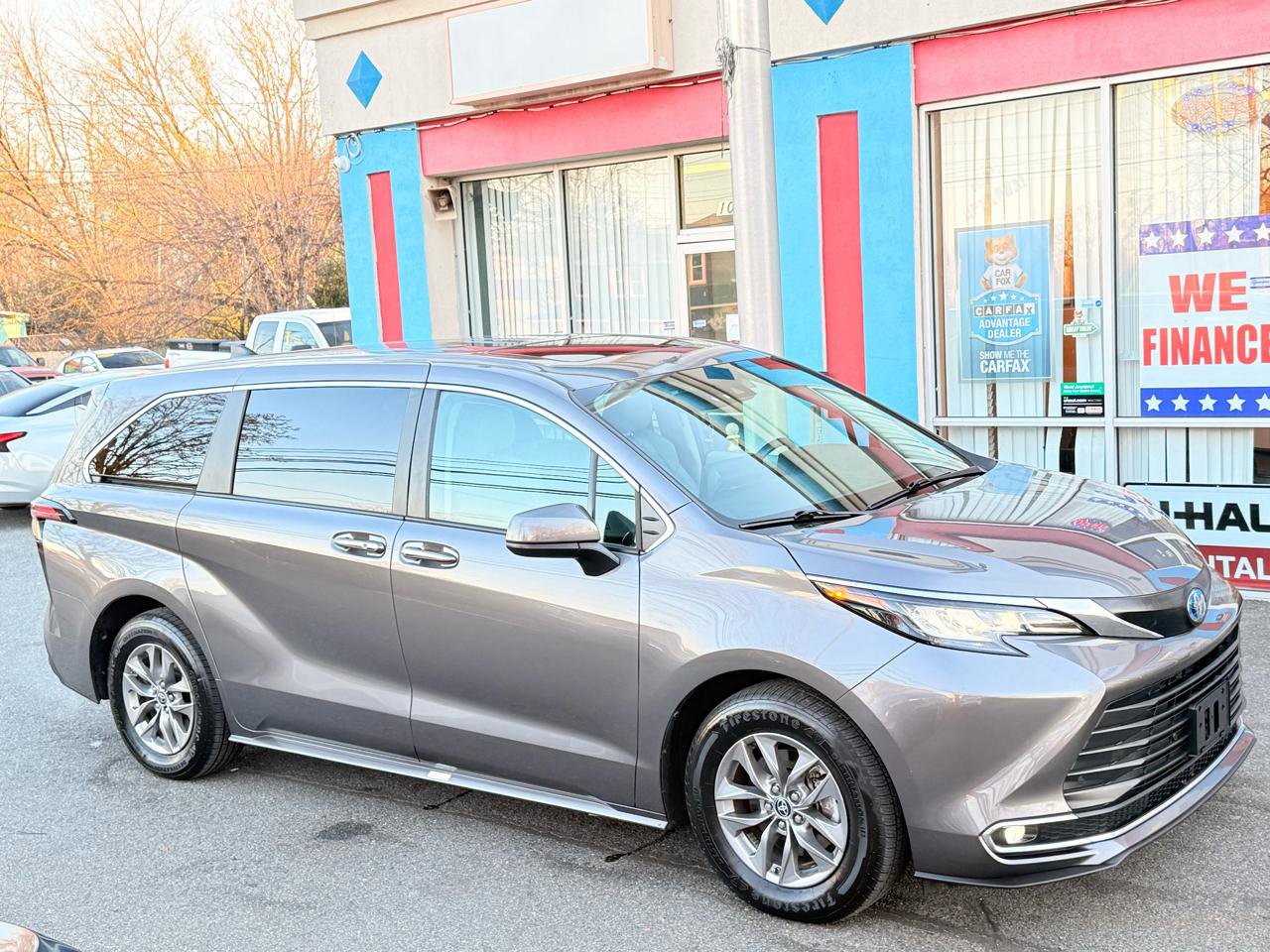 Used 2022 Toyota Sienna XLE image 10