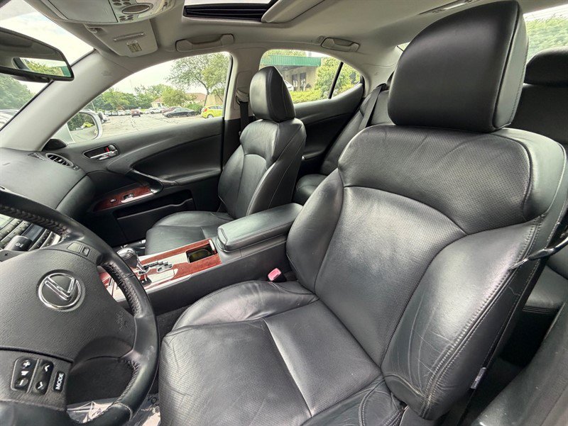 Used 2007 Lexus IS 250 AWD w/ Preferred Accessory Pkg image 17