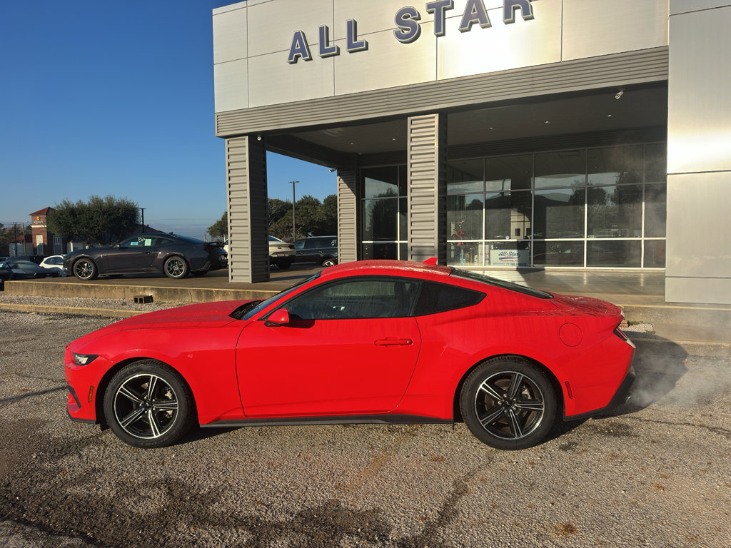 Used 2024 Ford Mustang EcoBoost image 8