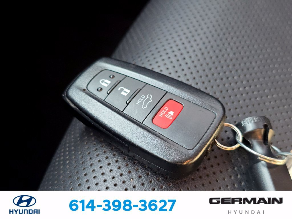 Used 2021 Toyota RAV4 Limited AWD/4WD image 34