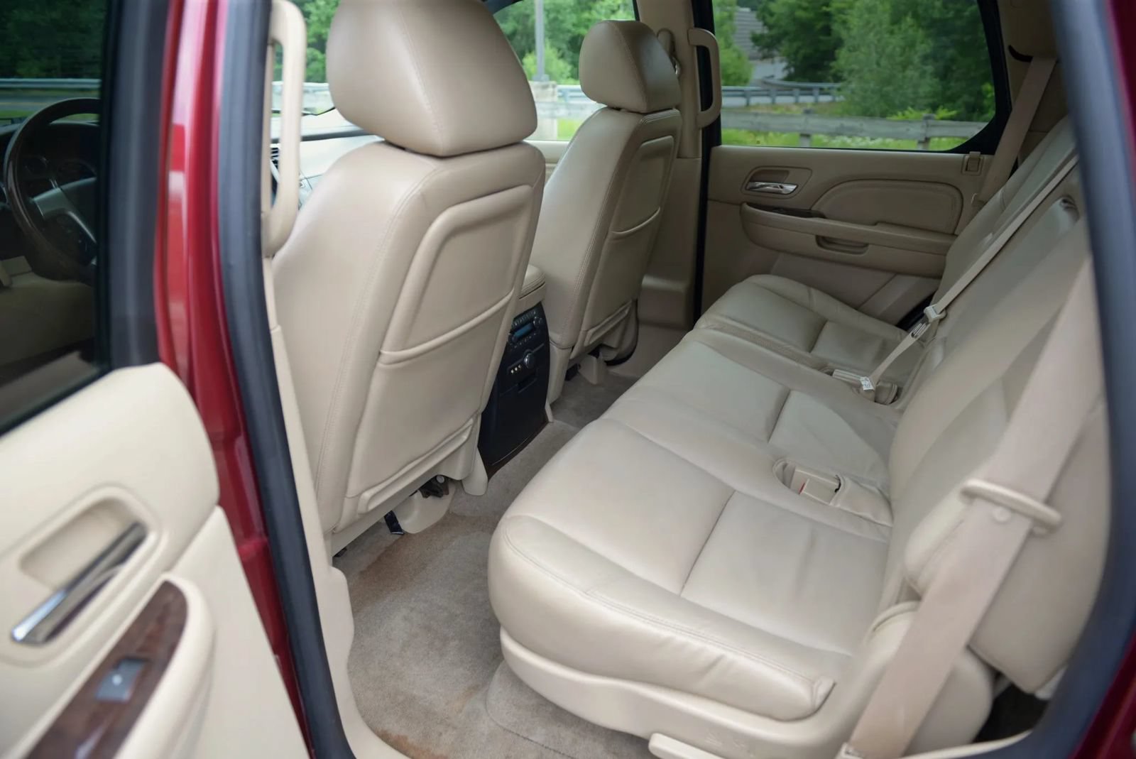 Used 2010 Cadillac Escalade Luxury AWD/4WD image 75