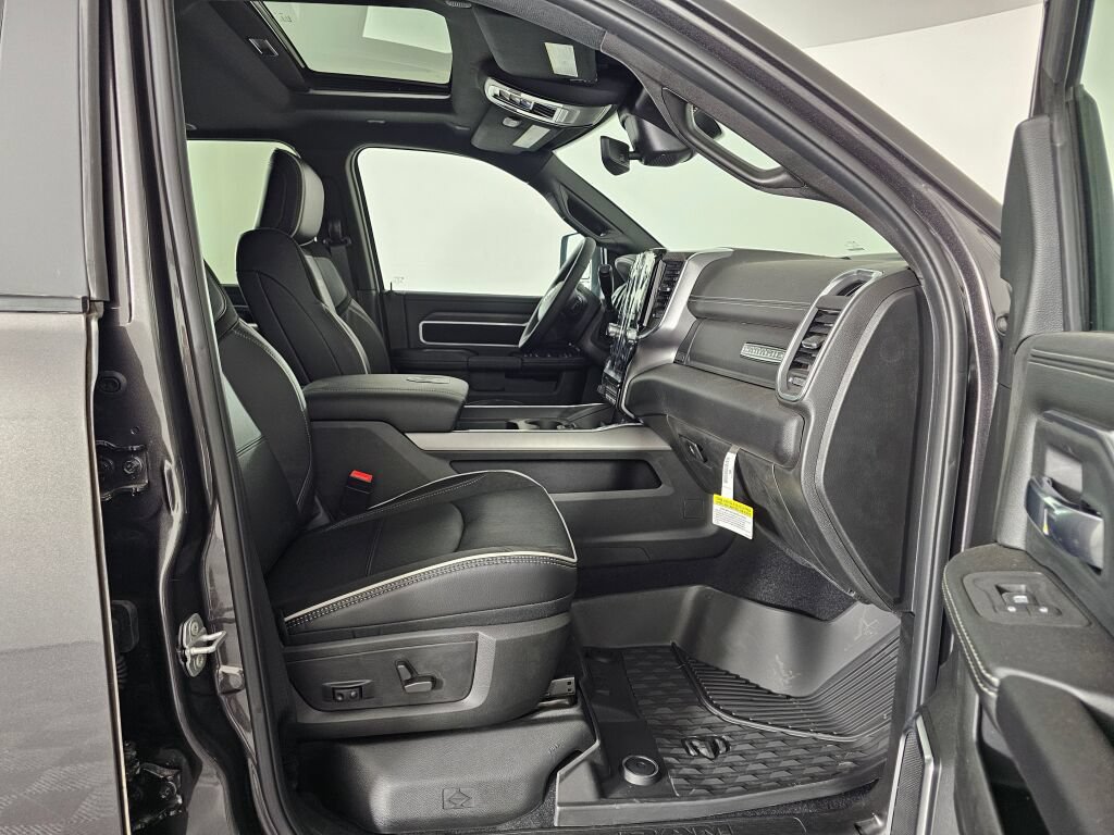 New 2026 RAM 3500 Laramie w/ Night Edition AWD/4WD image 39