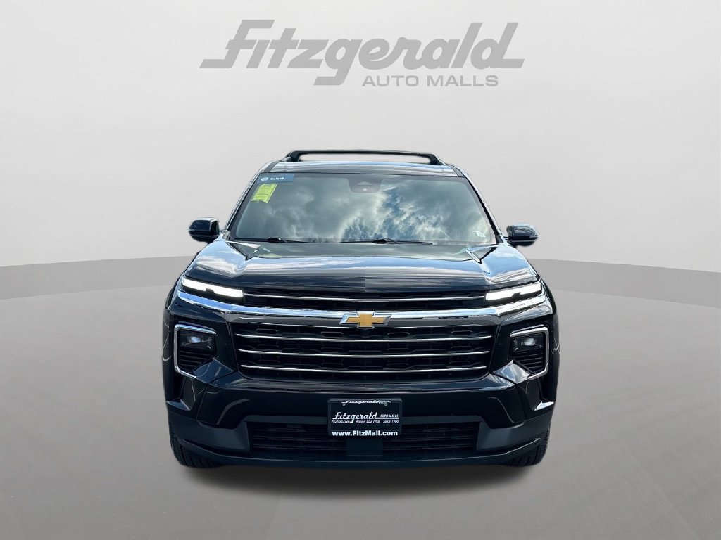 Used 2025 Chevrolet Traverse LT w/ LPO, Floor Liner Package FWD image 2
