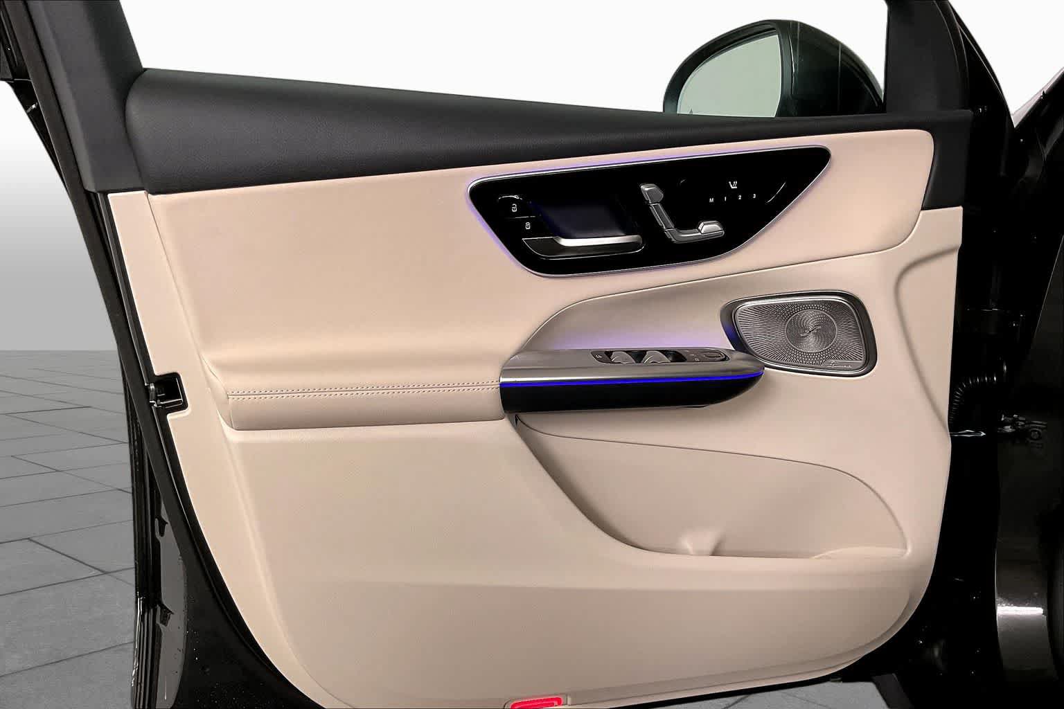 New 2025 Mercedes-Benz GLC 300 4MATIC image 12