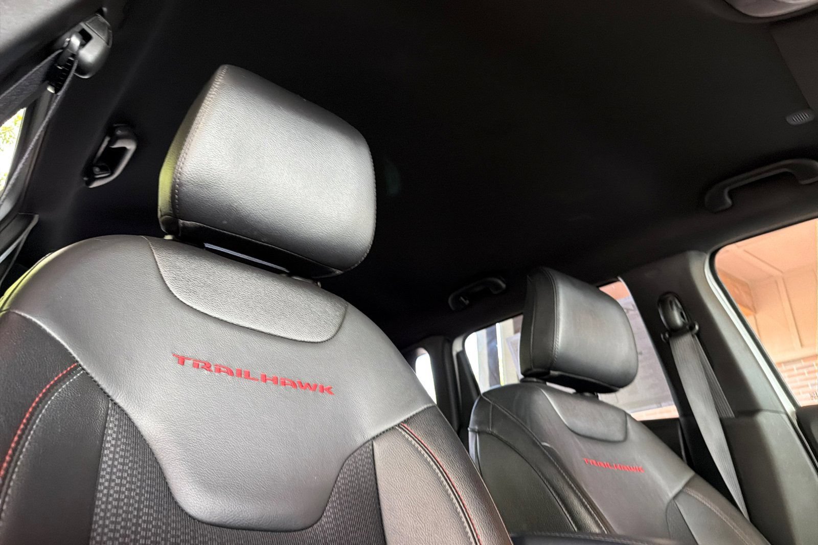 Used 2025 Jeep Compass Trailhawk AWD/4WD image 17
