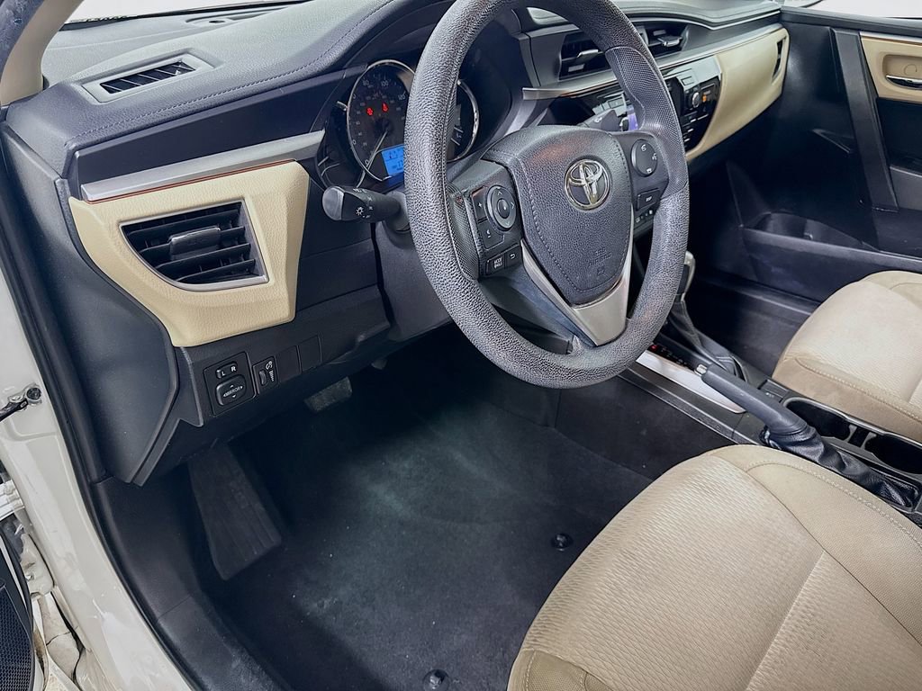 Used 2014 Toyota Corolla LE image 9