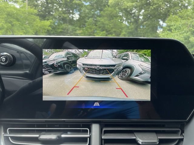 New 2026 Chevrolet Trax ACTIV w/ Sunroof Package FWD image 17