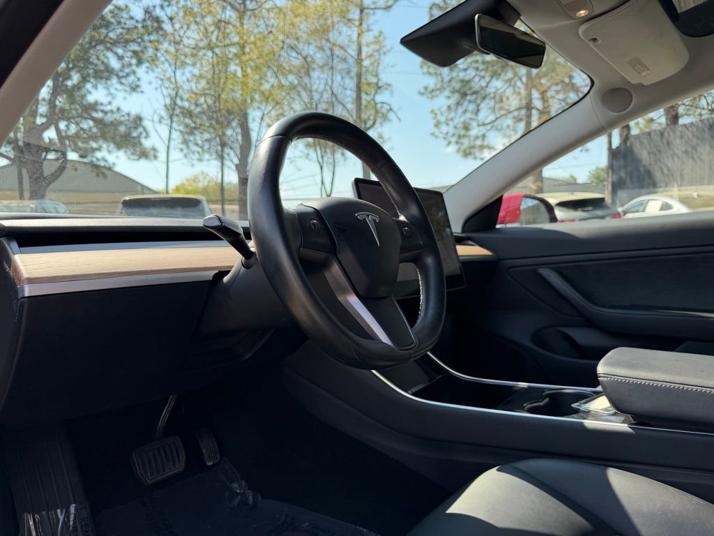Used 2018 Tesla Model 3 Long Range image 9