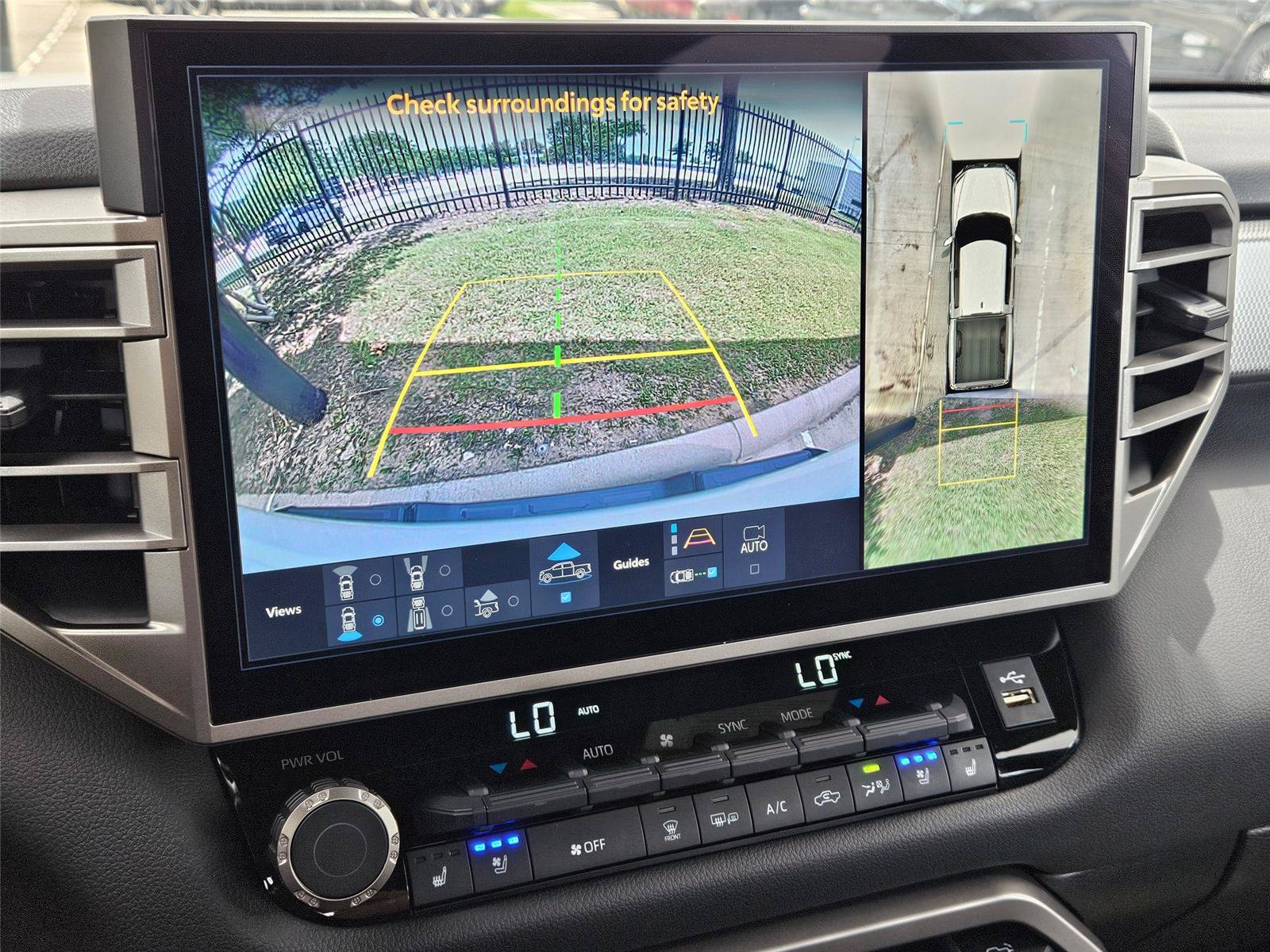 Used 2025 Toyota Tundra Limited AWD/4WD image 18