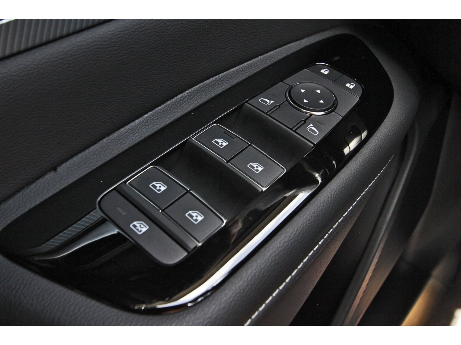 Certified 2025 Nissan Murano SL w/ Cargo Package AWD/4WD image 19